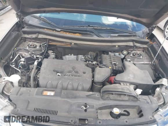 2018 Mitsubishi Outlander ES z VIN JA4AZ3A38JZ024106, wystawiony jako IAAI lot #42309107 z przebiegiem 113 504 mil mil oraz . Historia ofert i sprzedaży dostępna na DreamBid. Obrazek 10.