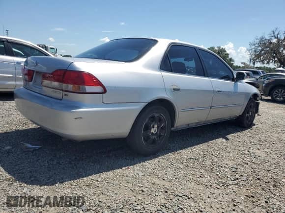 2001 Honda Accord EX с VIN JHMCG56691C003978, выставлен на аукционе Copart как лот 67809425 с пробегом Не указан миль и На запчасти • Non repairable. История ставок и продаж доступна на DreamBid. Изображение 3.