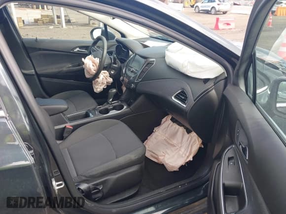 ✅ 2018 Chevrolet Cruze LT • VIN: 1G1BE5SM0J7209778 • Лот: 43290097. Опубликован ранее на IAAI с пробегом 47 625 миль. Бесплатный доступ к архиву аукционных продаж из США и подробный отчёт об истории автомобиля на DreamBid. Изображение 5.