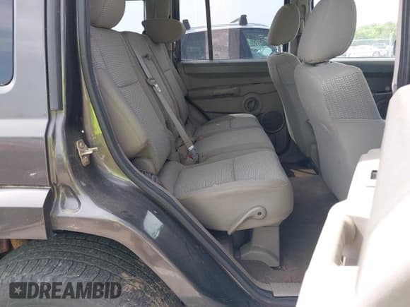 ✅ 2006 Jeep Commander • VIN: 1J8HG48K86C363187 • Лот: 42090246. Опубликован ранее на IAAI с пробегом 140 956 миль. Бесплатный доступ к архиву аукционных продаж из США и подробный отчёт об истории автомобиля на DreamBid. Изображение 8.