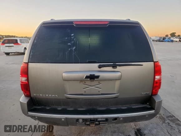 ✅ 2012 Chevrolet Suburban LTZ • VIN: 1GNSKKE73CR272456 • Lot: 90931265. Wystawiony na Copart z przebiegiem 209 547 mil. Bezpłatny archiwum sprzedaży aukcyjnych z USA i szczegółowy raport historii pojazdu na DreamBid. Zdjęcie 6.