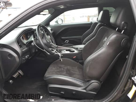 ✅ 2020 Dodge Challenger R/T Scat Pack • VIN: 2C3CDZFJ8LH198546 • Lot: 40434303. Wystawiony na Copart z przebiegiem 20 607 mil. Bezpłatny archiwum sprzedaży aukcyjnych z USA i szczegółowy raport historii pojazdu na DreamBid. Zdjęcie 7.