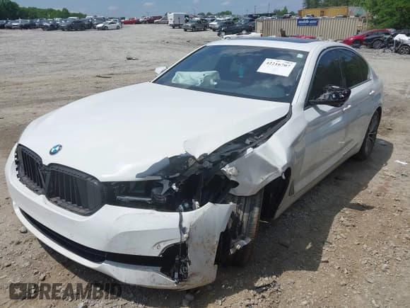 ✅ 2021 BMW 5 Series 530i • VIN: WBA53BH00MCG14421 • Lot: 42216707. Listed on IAAI with 28,932 mi. Free auction sales archive from the USA and detailed vehicle history report at DreamBid. Image 2.