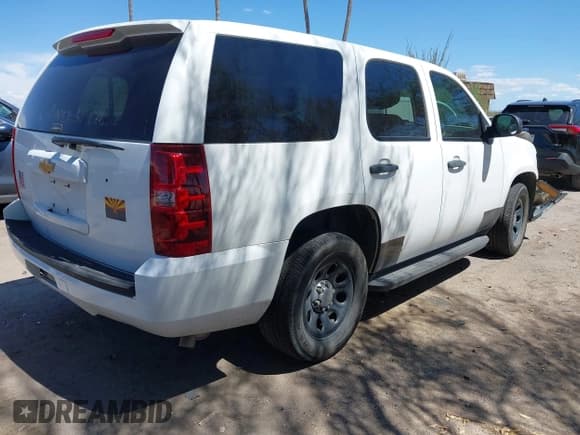 ✅ 2014 Chevrolet Tahoe Commercial • VIN: 1GNLC2E05ER210242 • Lot: 42818225. Wystawiony na IAAI z przebiegiem 161 337 mil. Bezpłatny archiwum sprzedaży aukcyjnych z USA i szczegółowy raport historii pojazdu na DreamBid. Zdjęcie 4.