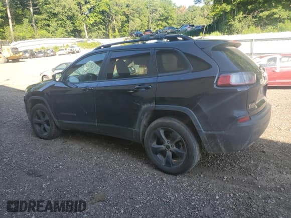 ✅ 2020 Jeep Cherokee Altitude • VIN: 1C4PJMLN1LD550895 • Lot: 62821665. Wystawiony na Copart z przebiegiem 97 971 mil. Bezpłatny archiwum sprzedaży aukcyjnych z USA i szczegółowy raport historii pojazdu na DreamBid. Zdjęcie 2.