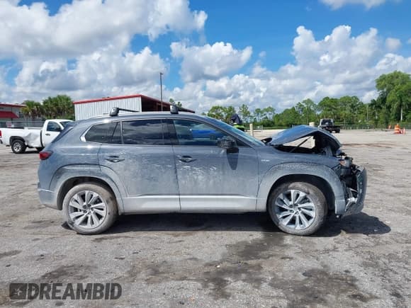 ✅ 2025 Mazda CX-50 Hybrid Premium Plus Package • VIN: 7MMVAAEW9SN127423 • Lot: 43322908. Wystawiony na IAAI z przebiegiem 2 928 mil. Bezpłatny archiwum sprzedaży aukcyjnych z USA i szczegółowy raport historii pojazdu na DreamBid. Zdjęcie 13.