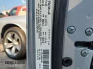 ✅ 2020 Dodge Challenger SXT • VIN: 2C3CDZAG2LH105614 • Lot: 80730515. Wystawiony na Copart z przebiegiem 140 408 mil. Bezpłatny archiwum sprzedaży aukcyjnych z USA i szczegółowy raport historii pojazdu na DreamBid. Zdjęcie 12.