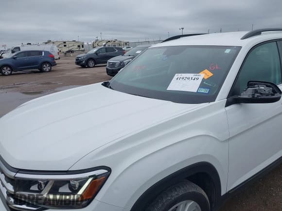 ✅ 2023 Volkswagen Atlas SE • VIN: 1V2WP2CA2PC527423 • Lot: 41929349. Listed on IAAI with 33,884 mi. Free auction sales archive from the USA and detailed vehicle history report at DreamBid. Image 6.