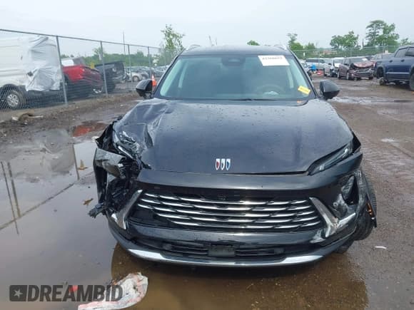 ✅ 2024 Buick Envision Preferred • VIN: LRBFZME49RD023302 • Lot: 42366653. Wystawiony na IAAI z przebiegiem 5 044 mil. Bezpłatny archiwum sprzedaży aukcyjnych z USA i szczegółowy raport historii pojazdu na DreamBid. Zdjęcie 12.