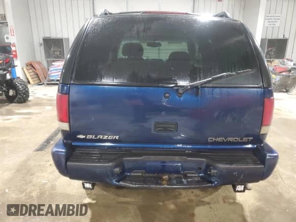 2001 Chevrolet Blazer LT with VIN 1GNDT13W912134288, listed as a Copart auction lot 87112824 with 152,925 mi miles and Salvage title. Bid and sale history available at DreamBid. Image 6.