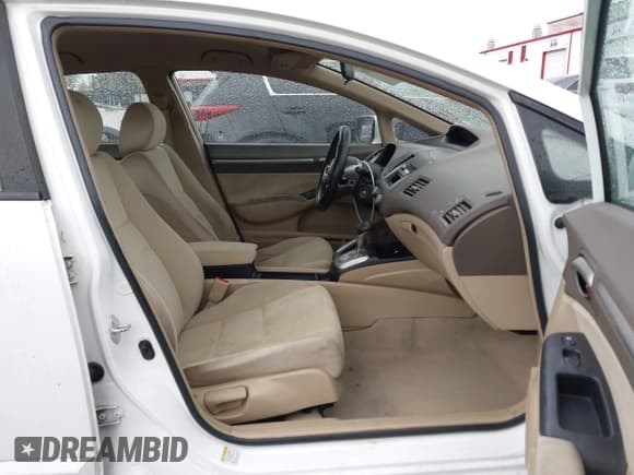 ✅ 2008 Honda Civic • VIN: JHMFA36278S023811 • Lot: 43693210. Listed on IAAI with 142,043 mi. Free auction sales archive from the USA and detailed vehicle history report at DreamBid. Image 5.