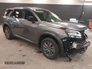 ✅ 2024 Nissan Pathfinder S • VIN: 5N1DR3AC8RC296622 • Lot: 42288996. Wystawiony na IAAI z przebiegiem 8 791 mil. Bezpłatny archiwum sprzedaży aukcyjnych z USA i szczegółowy raport historii pojazdu na DreamBid. Zdjęcie 1.