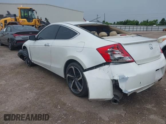 ✅ 2011 Honda Accord EX-L • VIN: 1HGCS2B82BA003664 • Лот: 42621826. Опубликован ранее на IAAI с пробегом 86 075 миль. Бесплатный доступ к архиву аукционных продаж из США и подробный отчёт об истории автомобиля на DreamBid. Изображение 3.