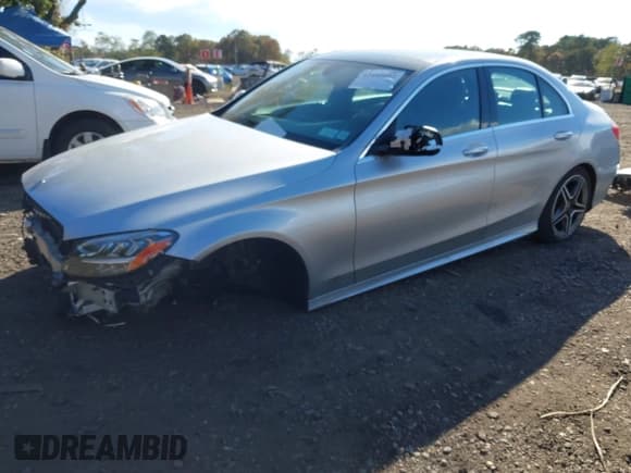 ✅ 2021 Mercedes-Benz C 300 • VIN: W1KWF8EB0MR648981 • Lot: 43485082. Wystawiony na IAAI z przebiegiem 57 483 mil. Bezpłatny archiwum sprzedaży aukcyjnych z USA i szczegółowy raport historii pojazdu na DreamBid. Zdjęcie 6.