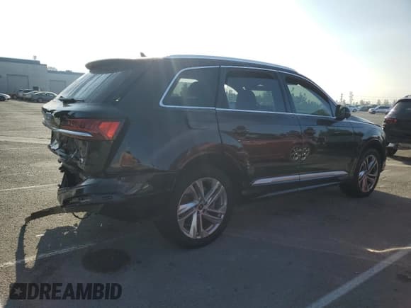 ✅ 2021 Audi Q7 Premium • VIN: WA1AJAF77MD033968 • Lot: 82202975. Wystawiony na Copart z przebiegiem 51 924 mil. Bezpłatny archiwum sprzedaży aukcyjnych z USA i szczegółowy raport historii pojazdu na DreamBid. Zdjęcie 3.