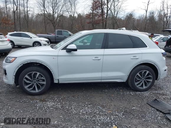 ✅ 2022 Audi Q5 S line Premium • VIN: WA1GAAFY9N2032157 • Lot: 43680482. Wystawiony na IAAI z przebiegiem 53 334 mil. Bezpłatny archiwum sprzedaży aukcyjnych z USA i szczegółowy raport historii pojazdu na DreamBid. Zdjęcie 14.
