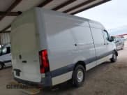 ✅ 2021 Mercedes-Benz Sprinter Cargo • VIN: W1Y4DCHY1MT062685 • Lot: 42411796. Wystawiony na IAAI z przebiegiem Nie podano. Bezpłatny archiwum sprzedaży aukcyjnych z USA i szczegółowy raport historii pojazdu na DreamBid. Zdjęcie 4.
