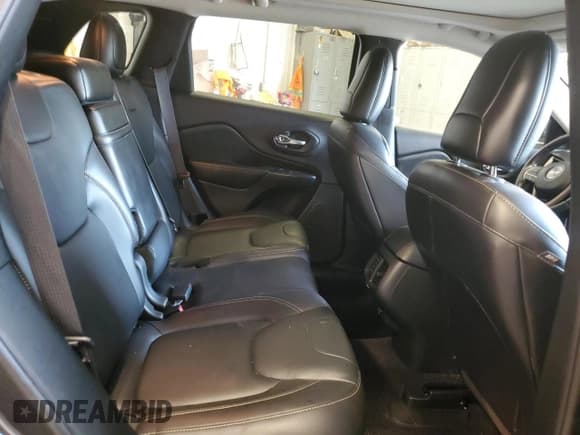 ✅ 2017 Jeep Cherokee High Altitude • VIN: 1C4PJMDS4HW506941 • Lot: 56949475. Wystawiony na Copart z przebiegiem 159 842 mil. Bezpłatny archiwum sprzedaży aukcyjnych z USA i szczegółowy raport historii pojazdu na DreamBid. Zdjęcie 11.