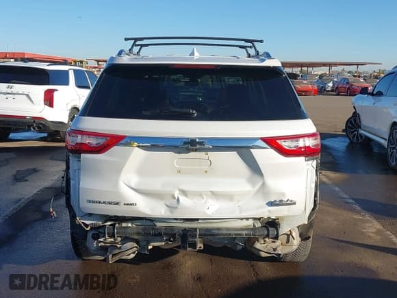 ✅ 2018 Chevrolet Traverse High Country • VIN: 1GNEVKKWXJJ276306 • Lot: 43580995. Wystawiony na IAAI z przebiegiem 86 970 mil. Bezpłatny archiwum sprzedaży aukcyjnych z USA i szczegółowy raport historii pojazdu na DreamBid. Zdjęcie 17.