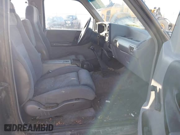 ✅ 1994 Mazda B-Series LE • VIN: 4F4DR17X6RTM79897 • Lot: 43691650. Wystawiony na IAAI z przebiegiem 229 499 mil. Bezpłatny archiwum sprzedaży aukcyjnych z USA i szczegółowy raport historii pojazdu na DreamBid. Zdjęcie 5.