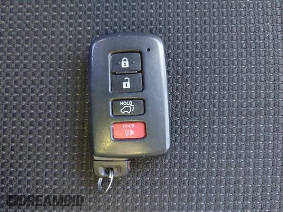 ✅ 2016 Toyota RAV4 XLE • VIN: JTMRJREV8GD031139 • Lot: 43686413. Listed on IAAI with 207,032 mi. Free auction sales archive from the USA and detailed vehicle history report at DreamBid. Image 11.