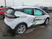 2023 Chevrolet Bolt EV 1LT z VIN 1G1FW6S09P4155053, wystawiony jako Copart lot #81611933 z przebiegiem 5 986 mil mil oraz . Historia ofert i sprzedaży dostępna na DreamBid. Obrazek 3.