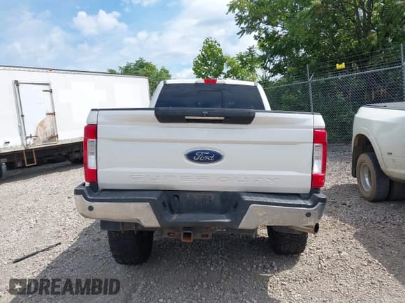 ✅ 2019 Ford F-250 XL • VIN: 1FT7W2B66KED62074 • Lot: 43092018. Listed on IAAI with 103,280 mi. Free auction sales archive from the USA and detailed vehicle history report at DreamBid. Image 15.