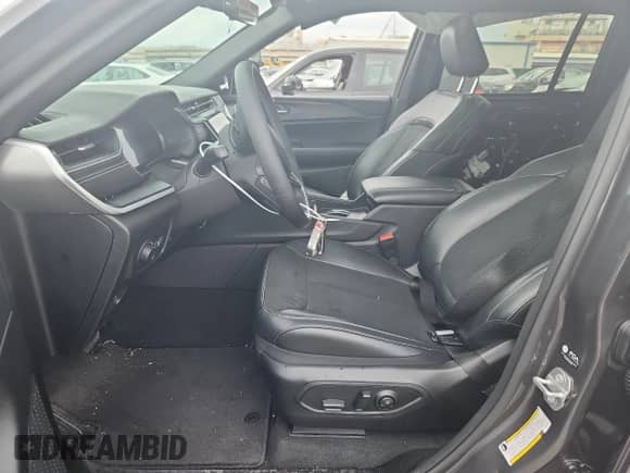 2025 Jeep Grand Cherokee Altitude X with VIN 1C4RJGAG4SC288793, listed as a Copart auction lot 82112585 with 4,303 mi miles and Salvage title. Bid and sale history available at DreamBid. Image 7.