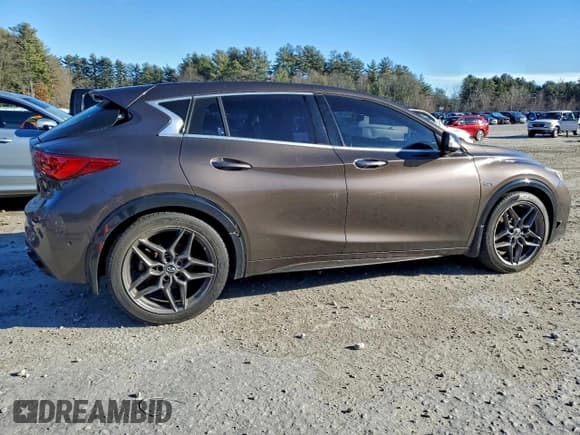 ✅ 2017 Infiniti QX30 Premium • VIN: SJKCH5CP3HA025165 • Lot: 96304435. Wystawiony na Copart z przebiegiem 98 024 mil. Bezpłatny archiwum sprzedaży aukcyjnych z USA i szczegółowy raport historii pojazdu na DreamBid. Zdjęcie 3.