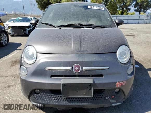 ✅ 2017 FIAT 500e • VIN: 3C3CFFGE1HT598411 • Lot: 58774295. Listed on Copart with 73,573 mi. Free auction sales archive from the USA and detailed vehicle history report at DreamBid. Image 5.