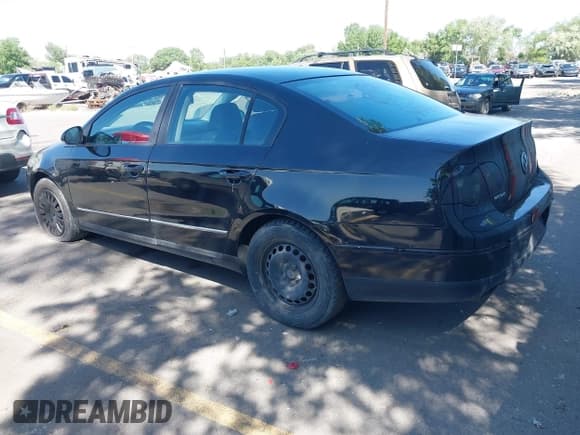 ✅ 2007 Volkswagen Passat • VIN: WVWUK73C07P041594 • Lot: 42327696. Listed on IAAI with 172,579 mi. Free auction sales archive from the USA and detailed vehicle history report at DreamBid. Image 3.