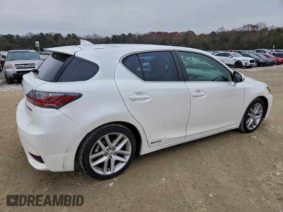 ✅ 2015 Lexus CT 200h • VIN: JTHKD5BH2F2209944 • Lot: 95625645. Wystawiony na Copart z przebiegiem 130 809 mil. Bezpłatny archiwum sprzedaży aukcyjnych z USA i szczegółowy raport historii pojazdu na DreamBid. Zdjęcie 3.