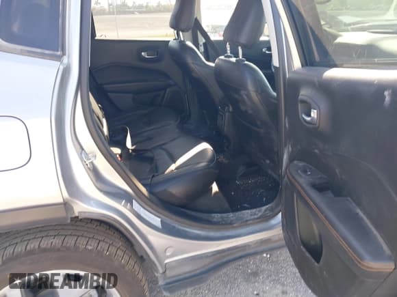 ✅ 2019 Jeep Compass Limited • VIN: 3C4NJDCB5KT638306 • Lot: 41273531. Listed on IAAI with 63,538 mi. Free auction sales archive from the USA and detailed vehicle history report at DreamBid. Image 8.