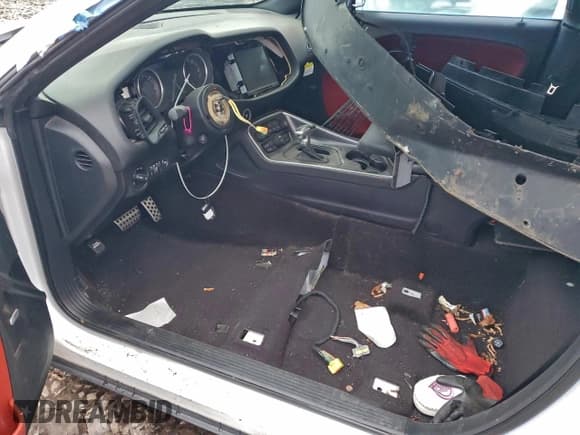 ✅ 2016 Dodge Challenger R/T Scat Pack • VIN: 2C3CDZFJ8GH245824 • Lot: 95566055. Wystawiony na Copart z przebiegiem Nie podano. Bezpłatny archiwum sprzedaży aukcyjnych z USA i szczegółowy raport historii pojazdu na DreamBid. Zdjęcie 7.