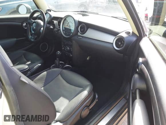 2012 MINI Hardtop with VIN WMWSU3C51CT257108, listed as a IAAI auction lot 43577965 with 127,914 mi miles and . Bid and sale history available at DreamBid. Image 5.