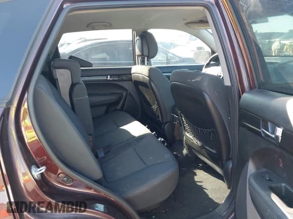 ✅ 2013 Kia Sorento LX • VIN: 5XYKTDA29DG336527 • Лот: 43737773. Опубликован ранее на IAAI с пробегом 262 918 миль. Бесплатный доступ к архиву аукционных продаж из США и подробный отчёт об истории автомобиля на DreamBid. Изображение 8.