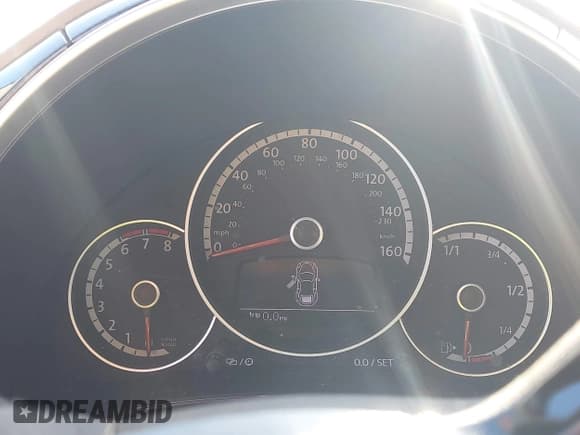 ✅ 2013 Volkswagen Beetle 2.0T • VIN: 3VW7T7AT8DM828112 • Lot: 43615215. Wystawiony na IAAI z przebiegiem Nie podano. Bezpłatny archiwum sprzedaży aukcyjnych z USA i szczegółowy raport historii pojazdu na DreamBid. Zdjęcie 7.