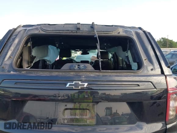 ✅ 2024 Chevrolet Tahoe RST • VIN: 1GNSCRKDXRR145972 • Lot: 42216403. Wystawiony na IAAI z przebiegiem 30 952 mil. Bezpłatny archiwum sprzedaży aukcyjnych z USA i szczegółowy raport historii pojazdu na DreamBid. Zdjęcie 6.