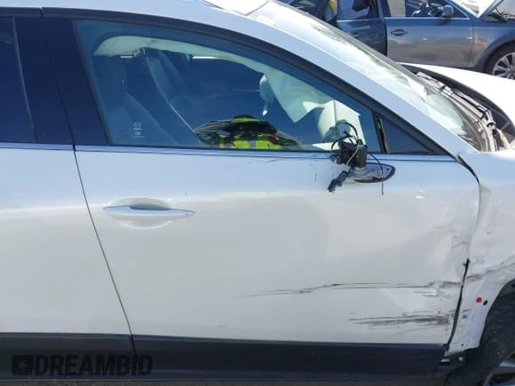 ✅ 2024 Mazda CX-30 S Premium • VIN: 3MVDMBDM4RM616159 • Лот: 42328334. Опубликован ранее на IAAI с пробегом 4 614 миль. Бесплатный доступ к архиву аукционных продаж из США и подробный отчёт об истории автомобиля на DreamBid. Изображение 17.