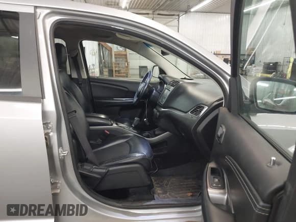 ✅ 2017 Dodge Journey Crossroad Plus • VIN: 3C4PDDGG6HT560925 • Лот: 43165236. Опубликован ранее на IAAI с пробегом 178 922 миль. Бесплатный доступ к архиву аукционных продаж из США и подробный отчёт об истории автомобиля на DreamBid. Изображение 5.