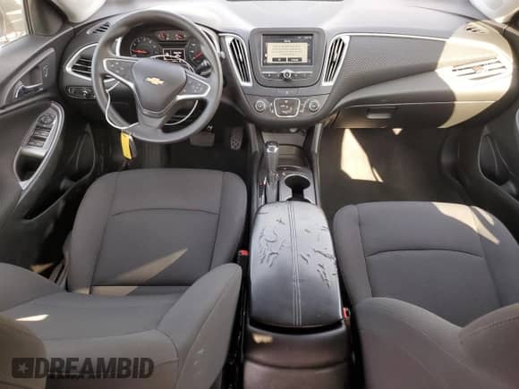 2017 Chevrolet Malibu LS z VIN 1G1ZC5ST3HF262096, wystawiony jako Copart lot #68202955 z przebiegiem 72 473 mil mil oraz Szkoda całkowita • Salvage title. Historia ofert i sprzedaży dostępna na DreamBid. Obrazek 8.