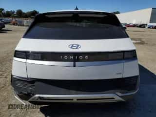 2023 Hyundai Ioniq 5 SEL z VIN KM8KNDAF6PU216826, wystawiony jako Copart lot #49315264 z przebiegiem 6 863 mil mil oraz Nie do naprawy • Non repairable. Historia ofert i sprzedaży dostępna na DreamBid. Obrazek 6.