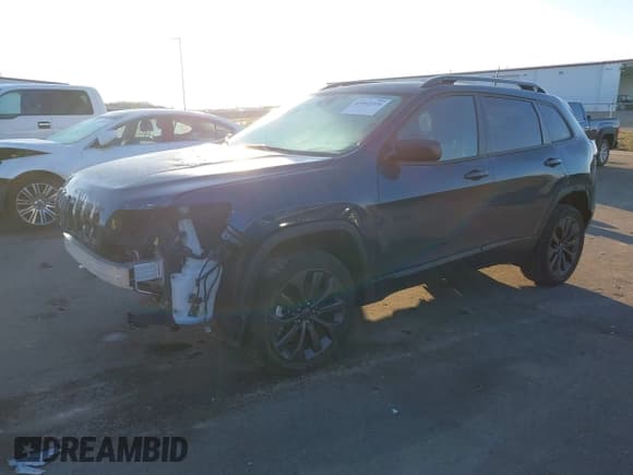 ✅ 2021 Jeep Cherokee 80th Anniversary • VIN: 1C4PJMMX4MD209699 • Lot: 43502226. Wystawiony na IAAI z przebiegiem 48 066 mil. Bezpłatny archiwum sprzedaży aukcyjnych z USA i szczegółowy raport historii pojazdu na DreamBid. Zdjęcie 18.