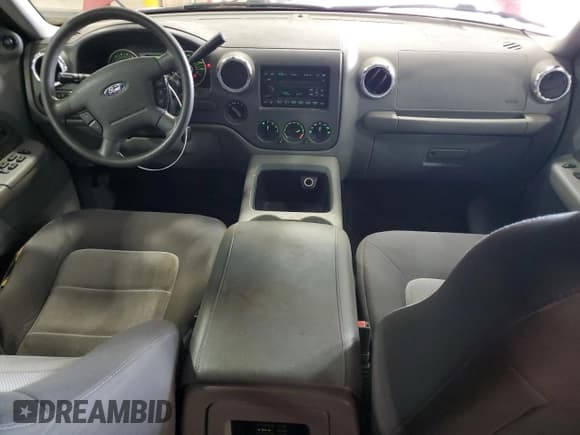 ✅ 2005 Ford Expedition Special Service • VIN: 1FMPU16525LB14143 • Лот: 67627605. Опубликован ранее на Copart с пробегом 209 042 миль. Бесплатный доступ к архиву аукционных продаж из США и подробный отчёт об истории автомобиля на DreamBid. Изображение 8.