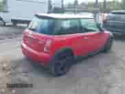 2006 MINI Hardtop S z VIN WMWRE33506TN28871, wystawiony jako IAAI lot #43414202 z przebiegiem 125 842 mil mil oraz . Historia ofert i sprzedaży dostępna na DreamBid. Obrazek 4.