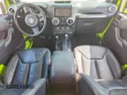 ✅ 2013 Jeep Wrangler Unlimited Rubicon • VIN: 1C4HJWFG3DL574491 • Lot: 70914625. Wystawiony na Copart z przebiegiem Nie podano. Bezpłatny archiwum sprzedaży aukcyjnych z USA i szczegółowy raport historii pojazdu na DreamBid. Zdjęcie 8.