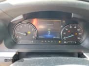 ✅ 2022 Ford Explorer XLT • VIN: 1FMSK8DH7NGA00623 • Lot: 81809975. Wystawiony na Copart z przebiegiem 75 076 mil. Bezpłatny archiwum sprzedaży aukcyjnych z USA i szczegółowy raport historii pojazdu na DreamBid. Zdjęcie 9.