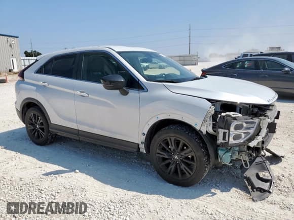 ✅ 2023 Mitsubishi Eclipse Cross LE • VIN: JA4ATVAA5PZ002388 • Lot: 80082775. Wystawiony na Copart z przebiegiem 33 277 mil. Bezpłatny archiwum sprzedaży aukcyjnych z USA i szczegółowy raport historii pojazdu na DreamBid. Zdjęcie 4.