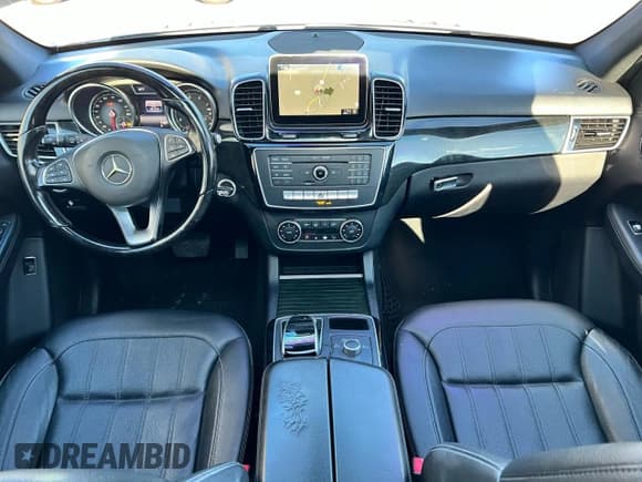 ✅ 2016 Mercedes-Benz GLE 350 • VIN: 4JGDA5JB3GA756336 • Лот: 93676725. Опубликован ранее на Copart с пробегом 131 116 миль. Бесплатный доступ к архиву аукционных продаж из США и подробный отчёт об истории автомобиля на DreamBid. Изображение 9.