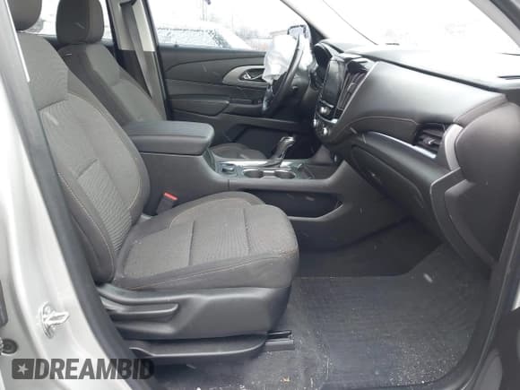 ✅ 2020 Chevrolet Traverse LT Cloth • VIN: 1GNERGKW6LJ150836 • Лот: 40907413. Опубликован ранее на IAAI с пробегом 87 133 миль. Бесплатный доступ к архиву аукционных продаж из США и подробный отчёт об истории автомобиля на DreamBid. Изображение 5.